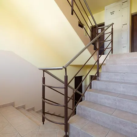 By The Port Of By Renters Apartment *